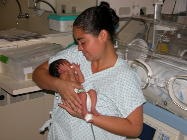 Mãe e Filho da Unidade Neonatal da Maternidade Odete Valadares