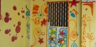 Detalhe do grafite de Ricardo Albernaz nas dependências do Cepai