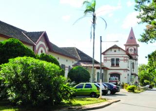 Fachada do Centro Hospitalar Psiquiátrico de Barbacena
