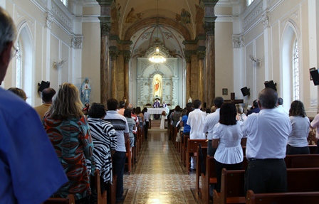 MG Transplantes homenageia família de doadores com missa