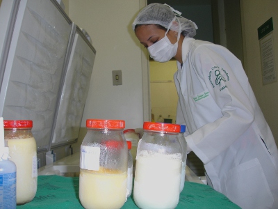 Foto: Divulgação Fhemig<BR />Banco de Laite da Maternidade Odete Valadares está com estoque baixo