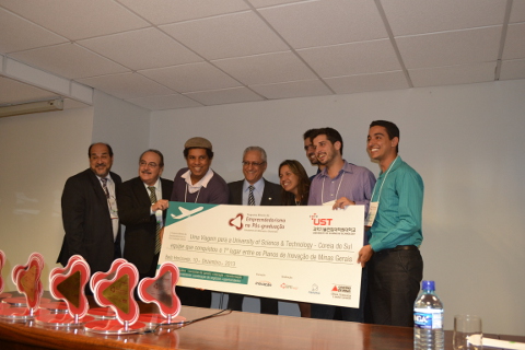 Programa premia estudantes de mestrado e doutorado